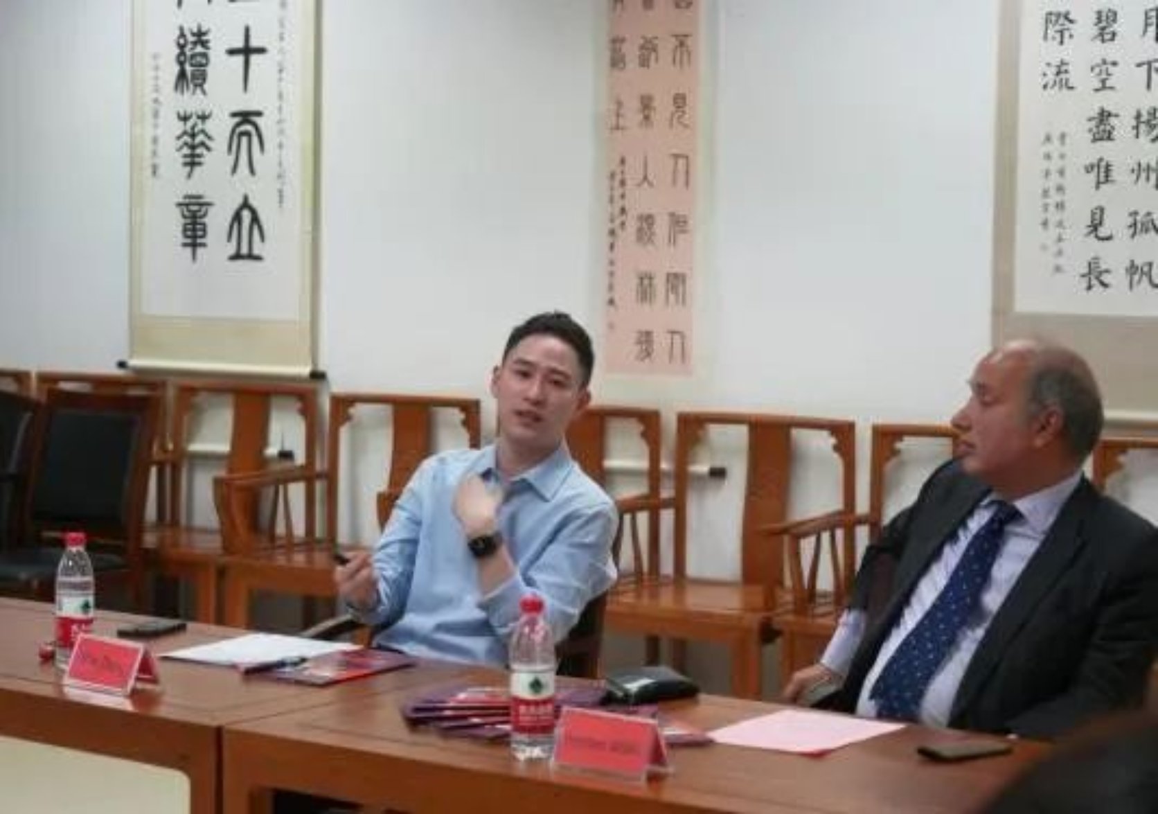 勾引色情