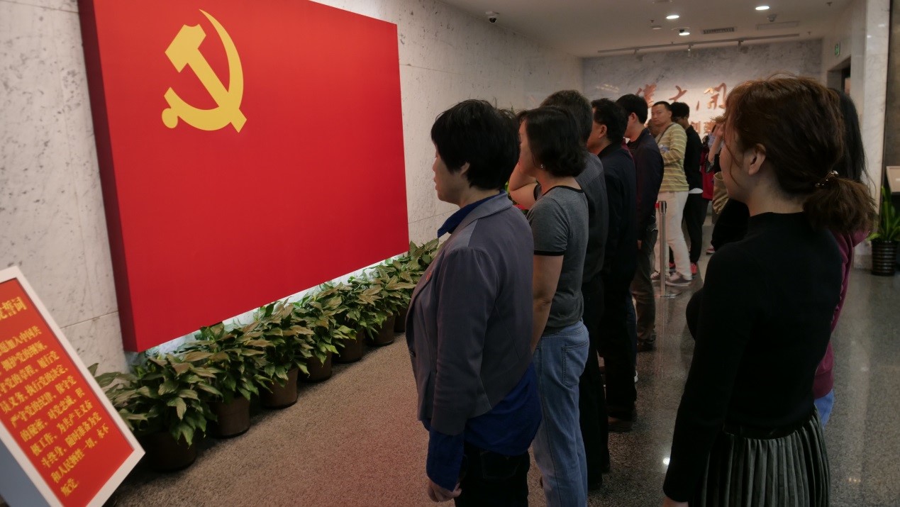 勾引色情