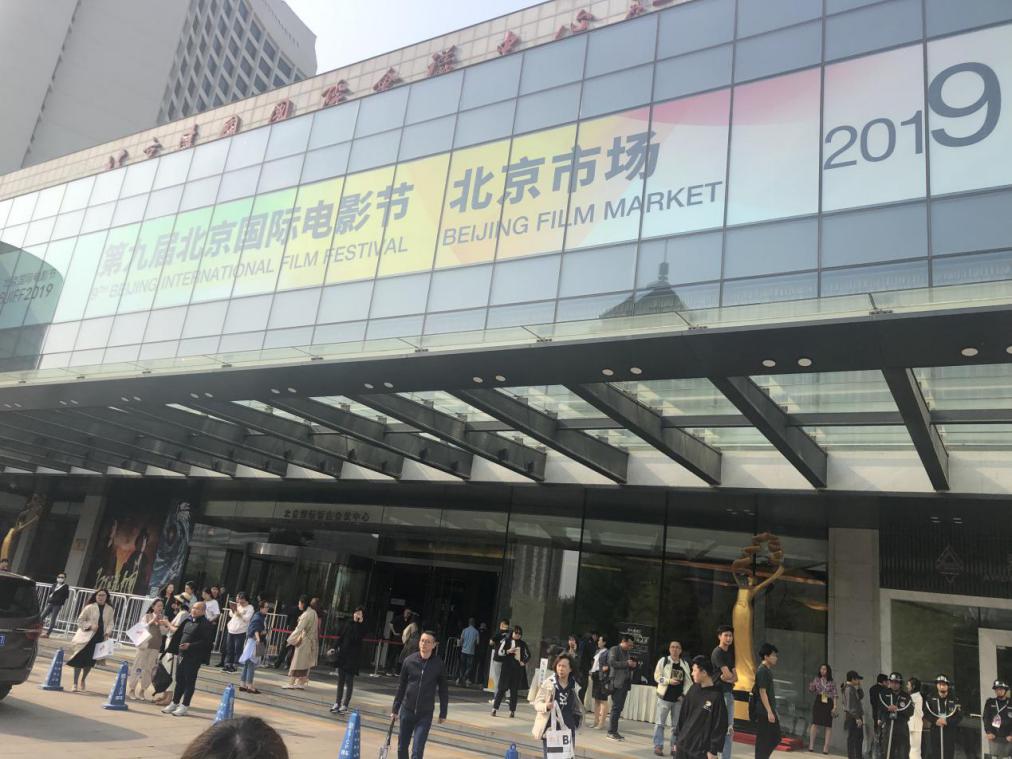 勾引色情