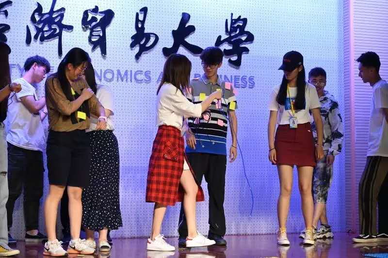 勾引色情