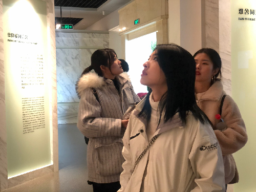 勾引色情