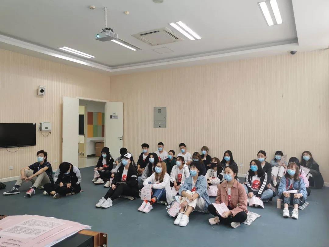 勾引色情