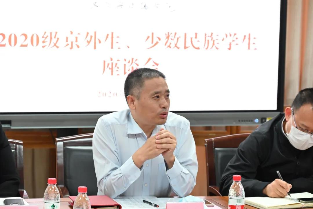 勾引色情