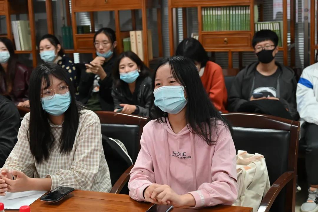 勾引色情