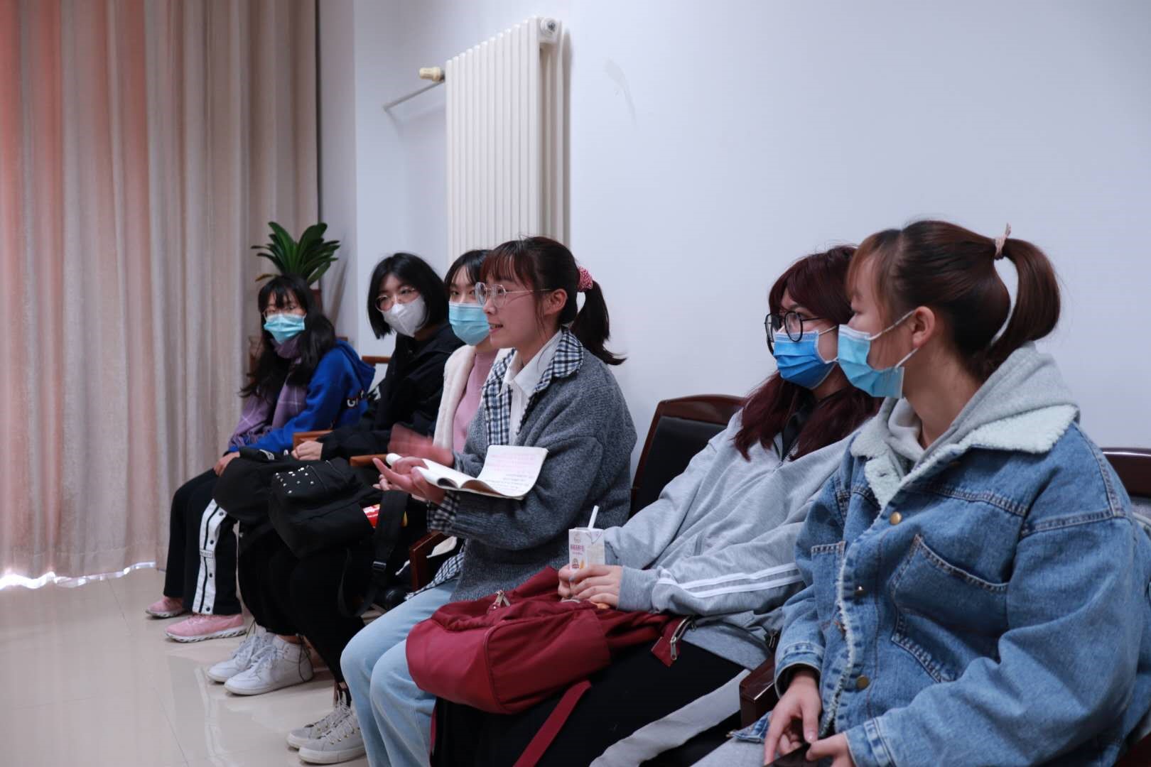 勾引色情
