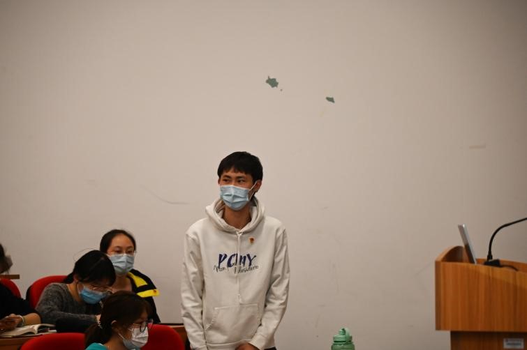 勾引色情