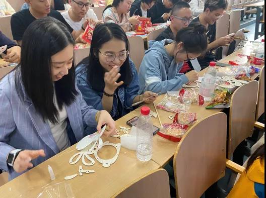 勾引色情