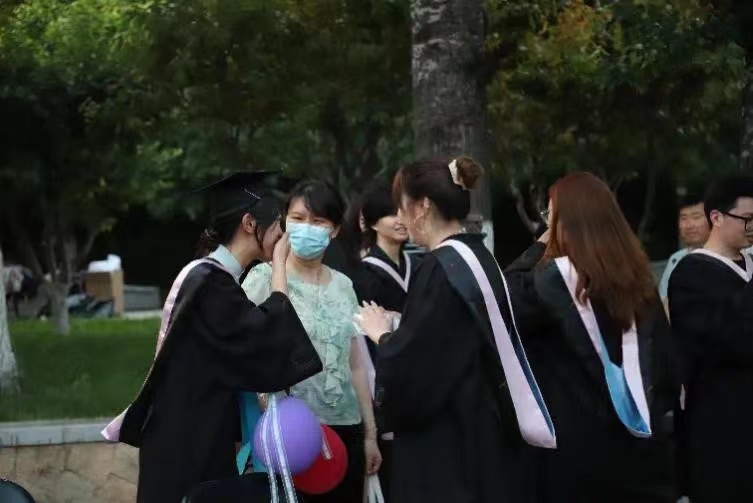 勾引色情